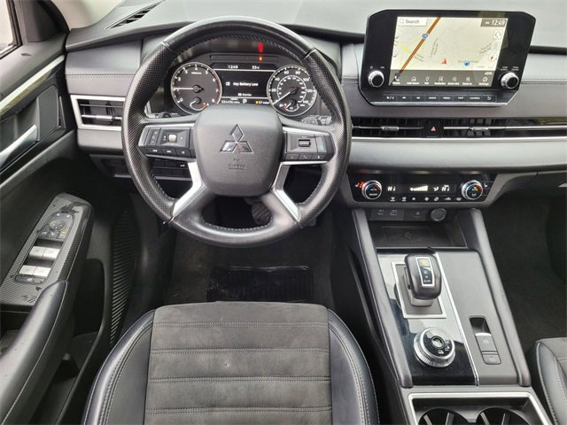 Used 2024 Mitsubishi Outlander SE image 12