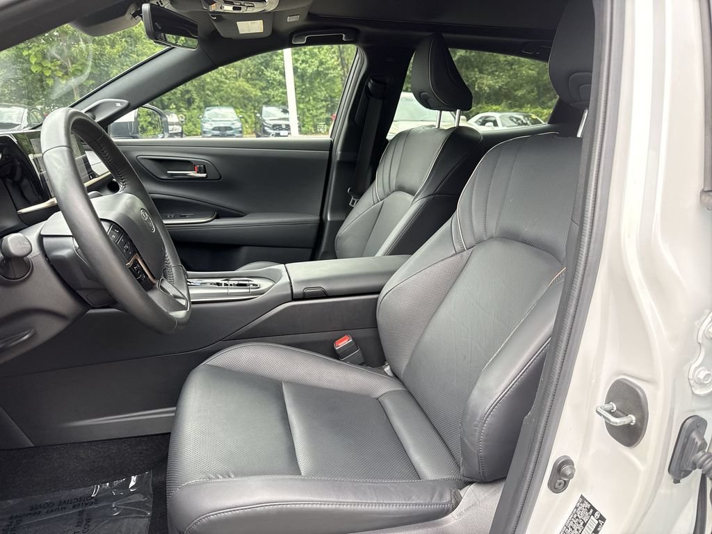 Used 2023 Toyota Crown AWD/4WD image 13