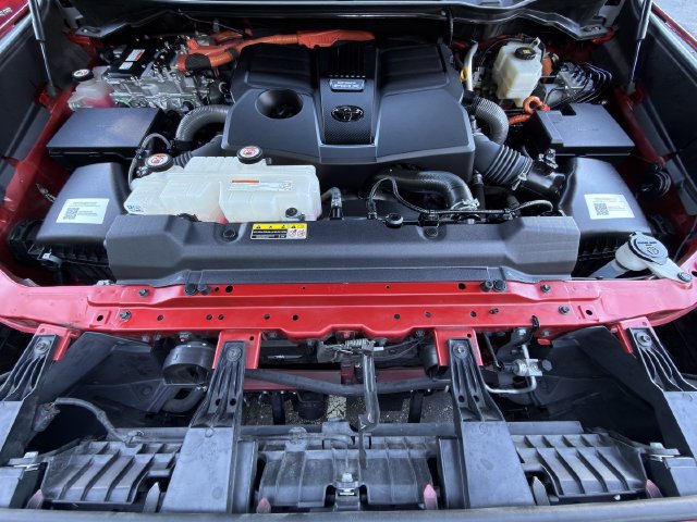 Used 2023 Toyota Sequoia Capstone AWD/4WD image 36