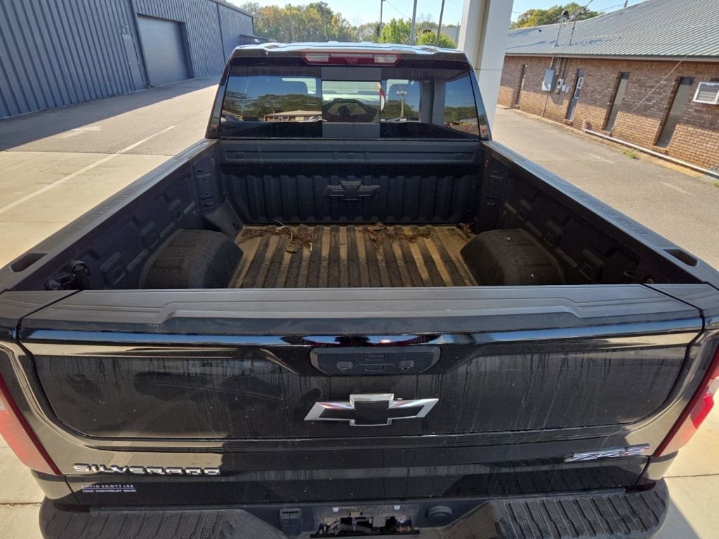 Used 2025 Chevrolet Silverado 1500 ZR2 image 5