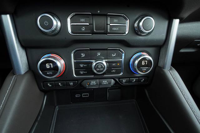 Used 2024 GMC Yukon SLT w/ SLT Premium Package image 23