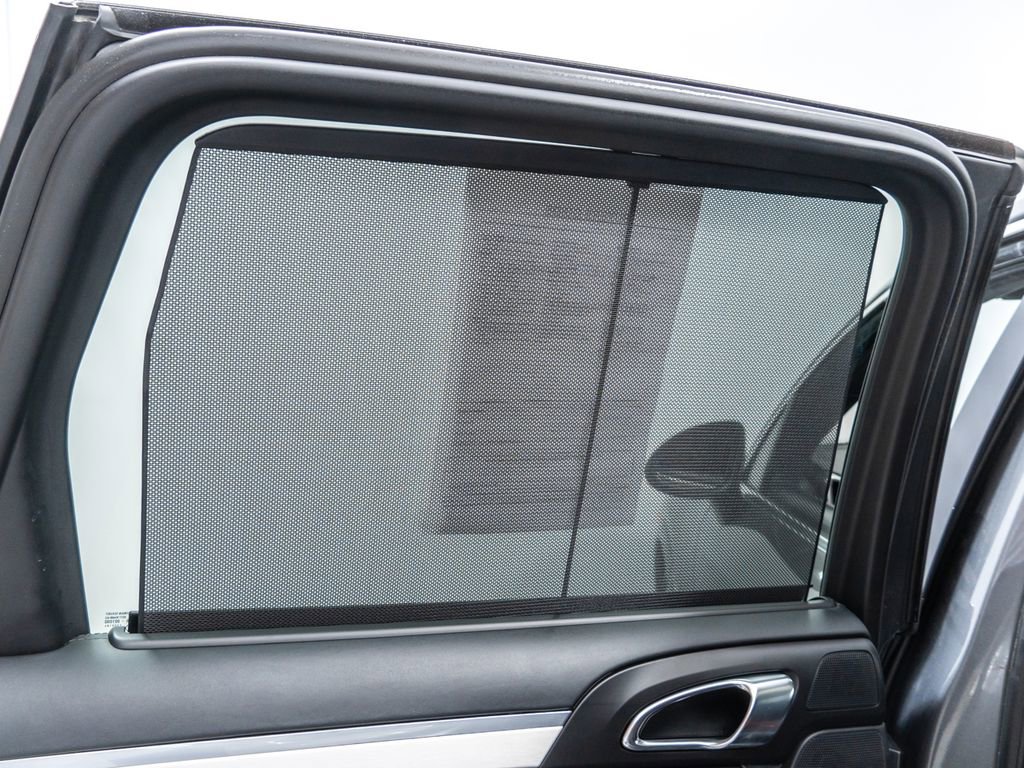 Used 2014 Porsche Cayenne Turbo image 31