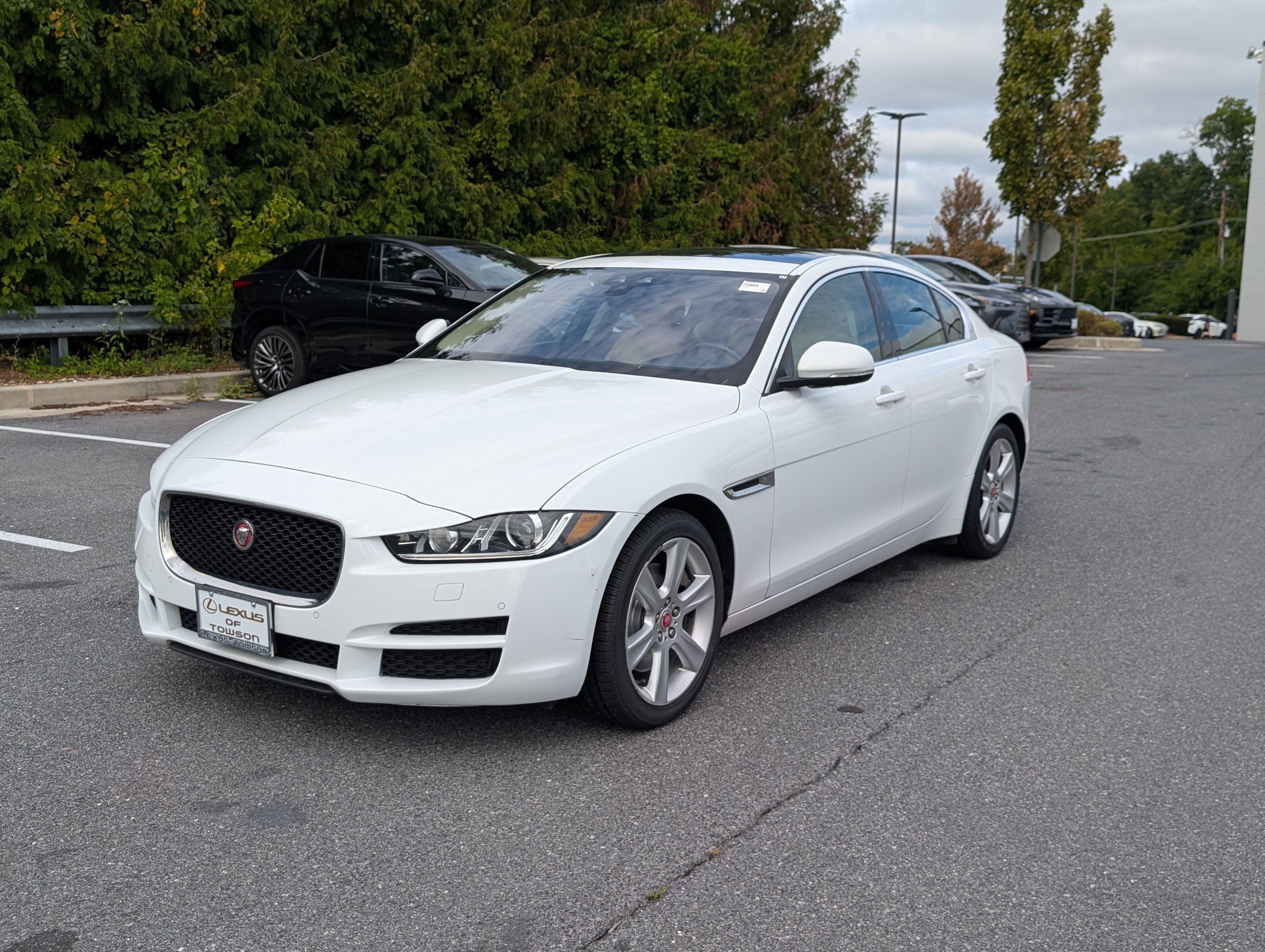 Used 2018 Jaguar XE Prestige AWD/4WD image 7