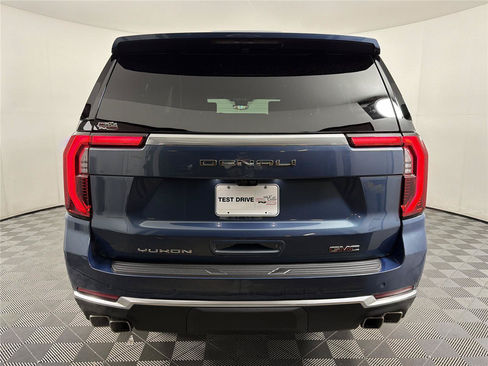 New 2026 GMC Yukon XL Denali w/ Denali Reserve Package AWD/4WD image 5