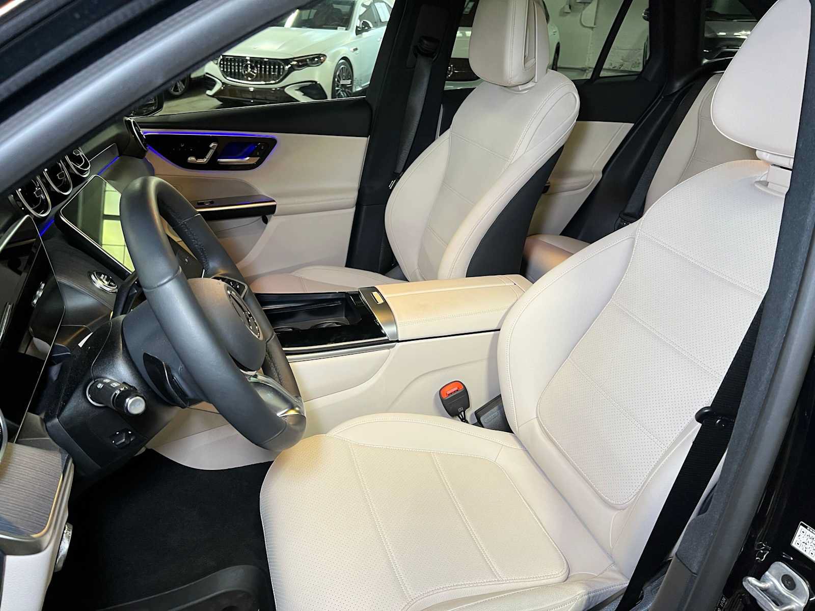 Used 2026 Mercedes-Benz GLC 300 4MATIC image 25