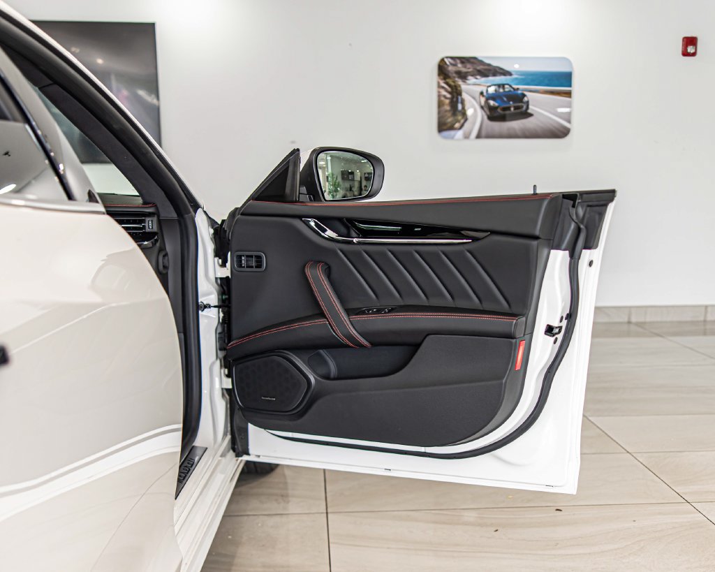 Used 2023 Maserati Quattroporte Modena Q4 AWD/4WD image 44