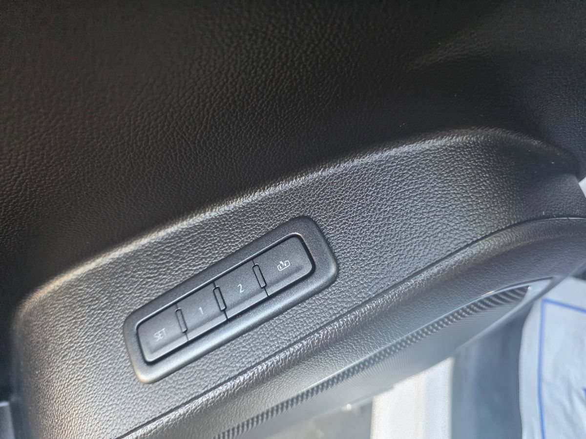 Used 2019 Chevrolet Suburban LT AWD/4WD image 30