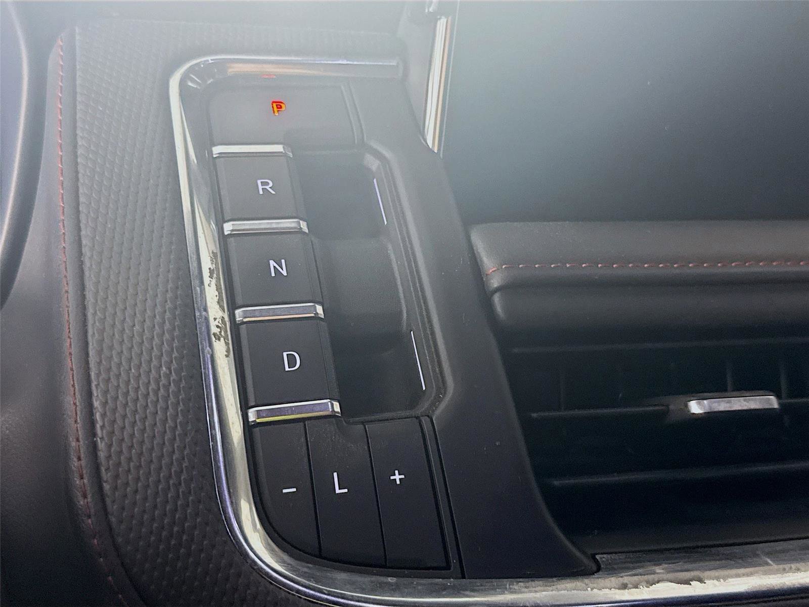 Used 2024 Chevrolet Suburban RST w/ Luxury Package RWD image 7