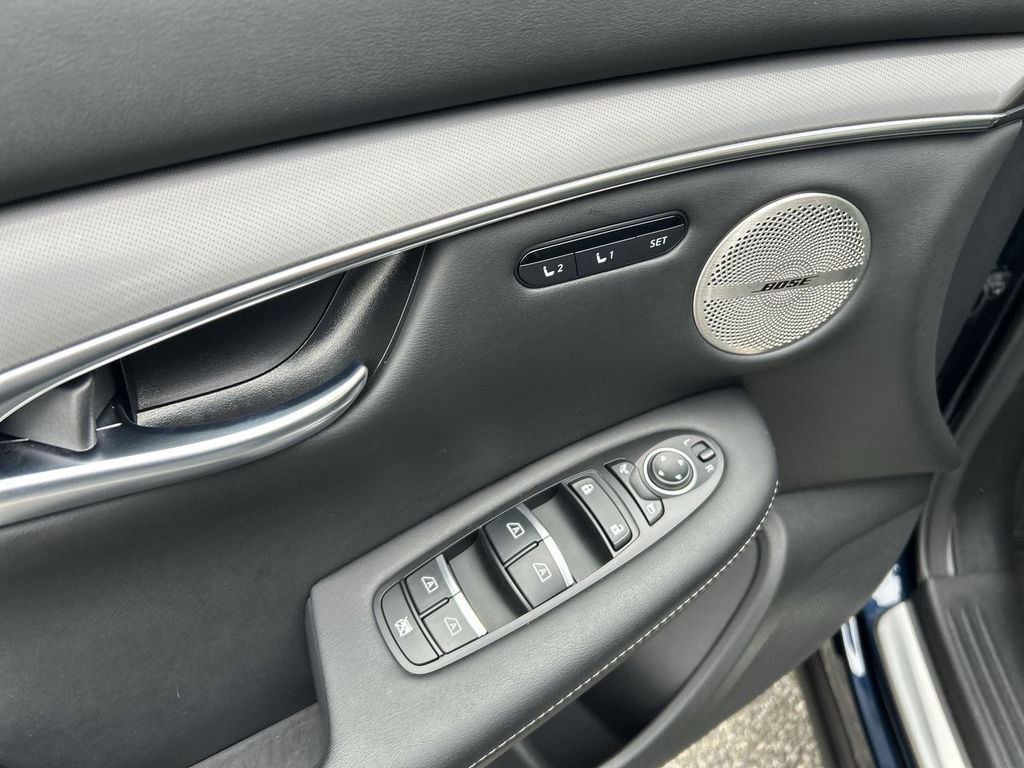 Certified 2025 INFINITI QX50 Luxe w/ Accent Package image 16