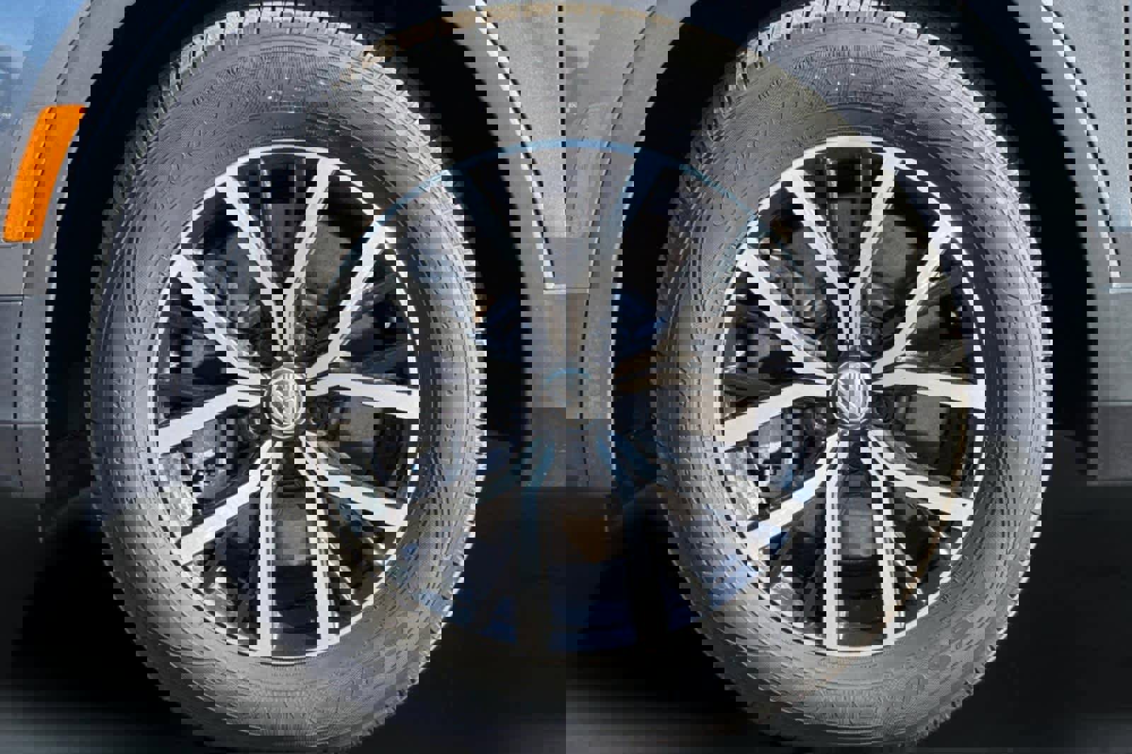 Used 2021 Volkswagen Tiguan SE image 30