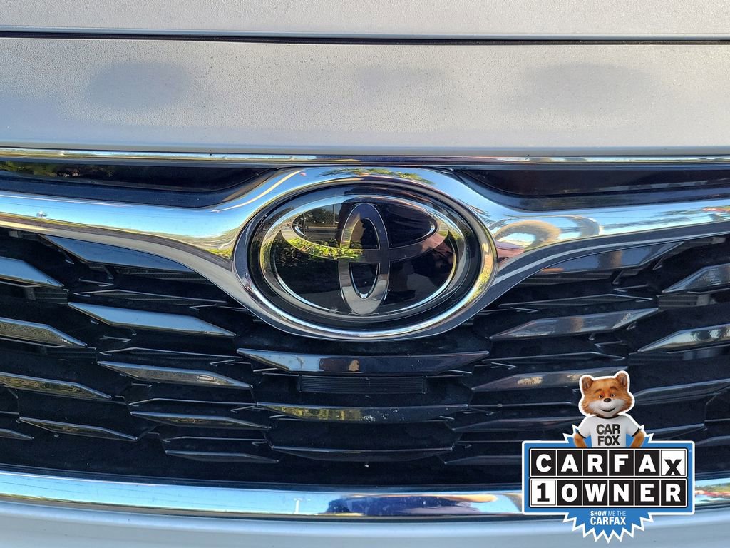 Used 2024 Toyota Highlander Limited FWD image 7