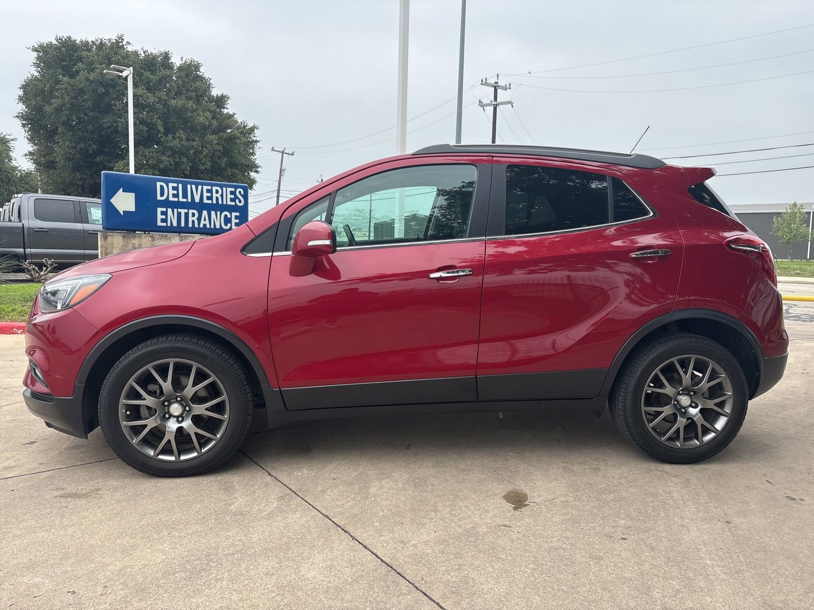Used 2019 Buick Encore Sport Touring FWD image 6