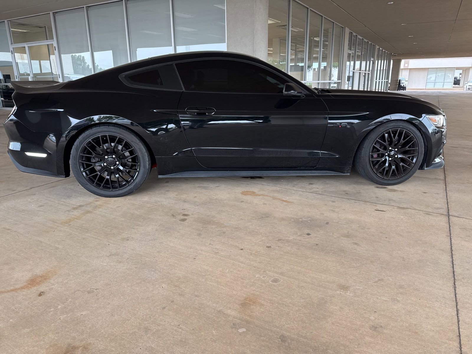 Used 2017 Ford Mustang GT Premium w/ GT Performance Package image 8