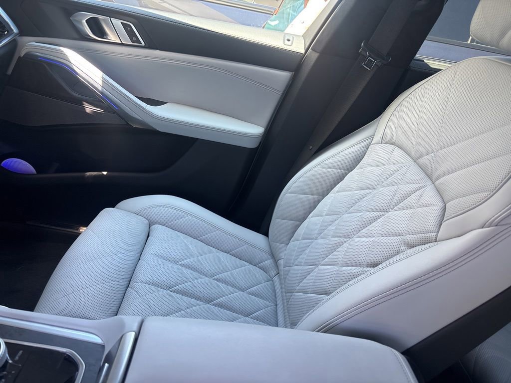 Certified 2024 BMW X6 xDrive40i w/ Executive Package AWD/4WD image 6