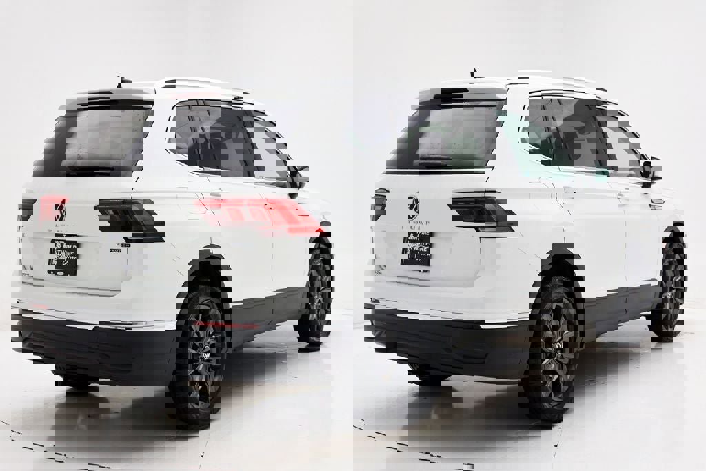 Used 2024 Volkswagen Tiguan Wolfsburg Edition image 9