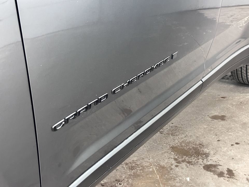 New 2025 Jeep Grand Cherokee L Altitude image 17