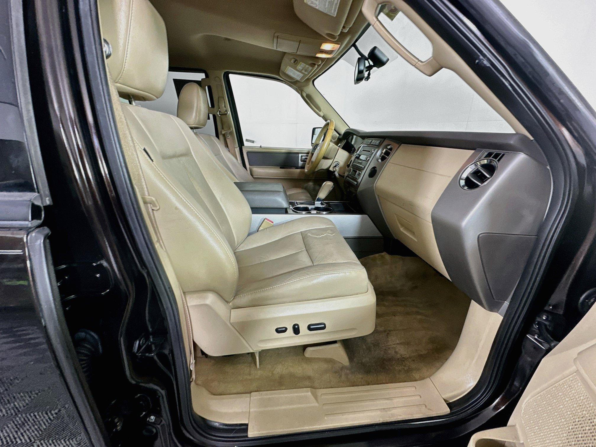 Used 2013 Ford Expedition XLT RWD image 31