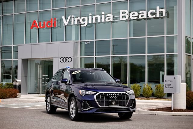 Used 2021 Audi Q3 2.0T Premium w/ Convenience Package AWD/4WD image 1