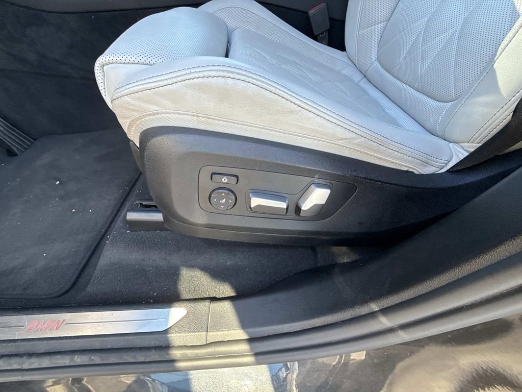 Used 2023 BMW X5 sDrive40i w/ Premium Package image 16