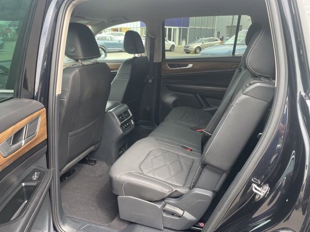 Certified 2025 Volkswagen Atlas SE image 8