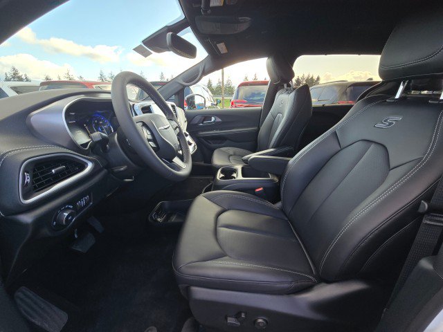 New 2026 Chrysler Pacifica Select w/ S Appearance Package FWD image 24