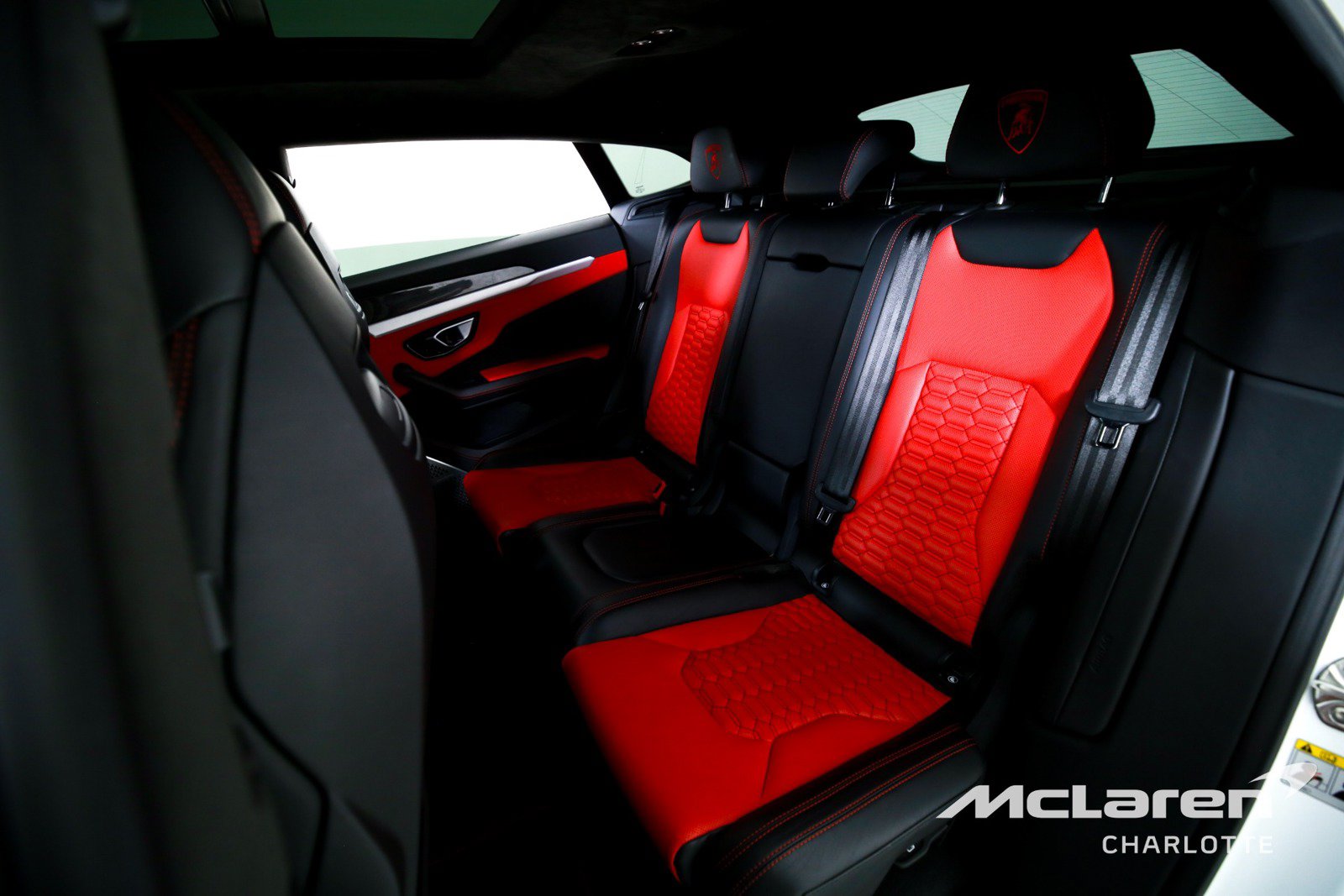 Used 2020 Lamborghini Urus AWD/4WD image 18