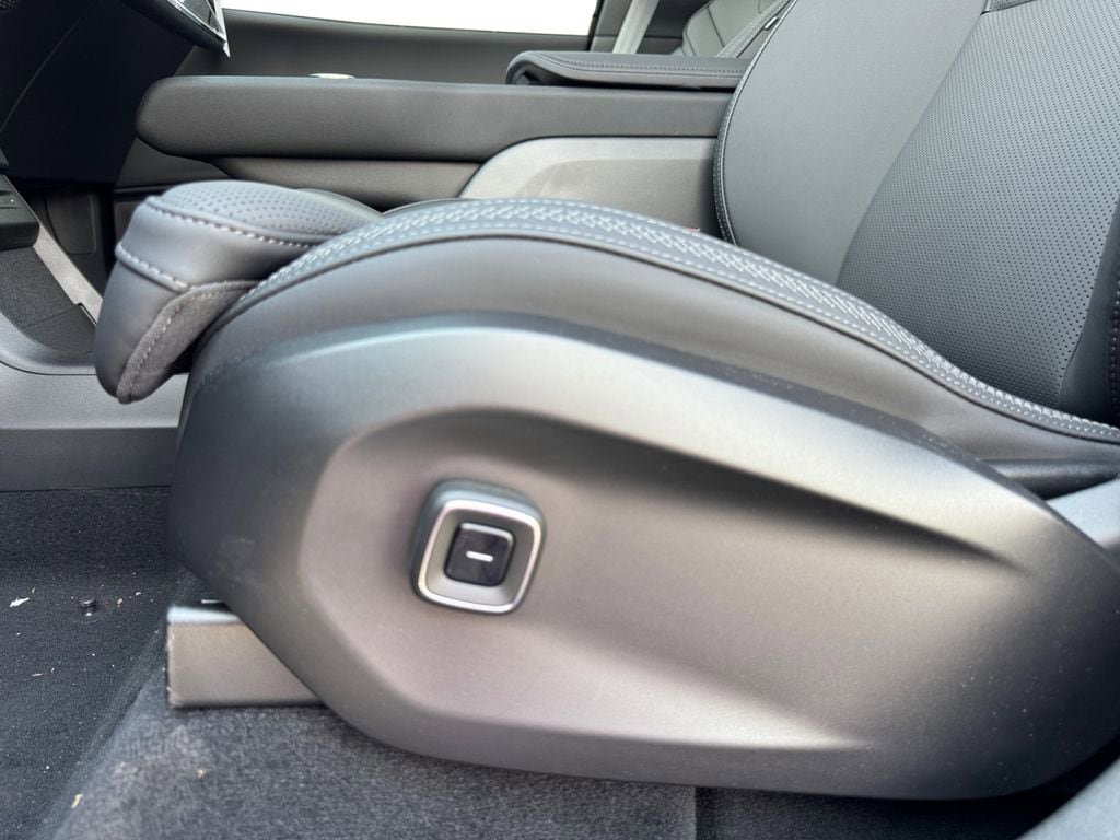 New 2026 Volvo EX90 Plus AWD/4WD image 12