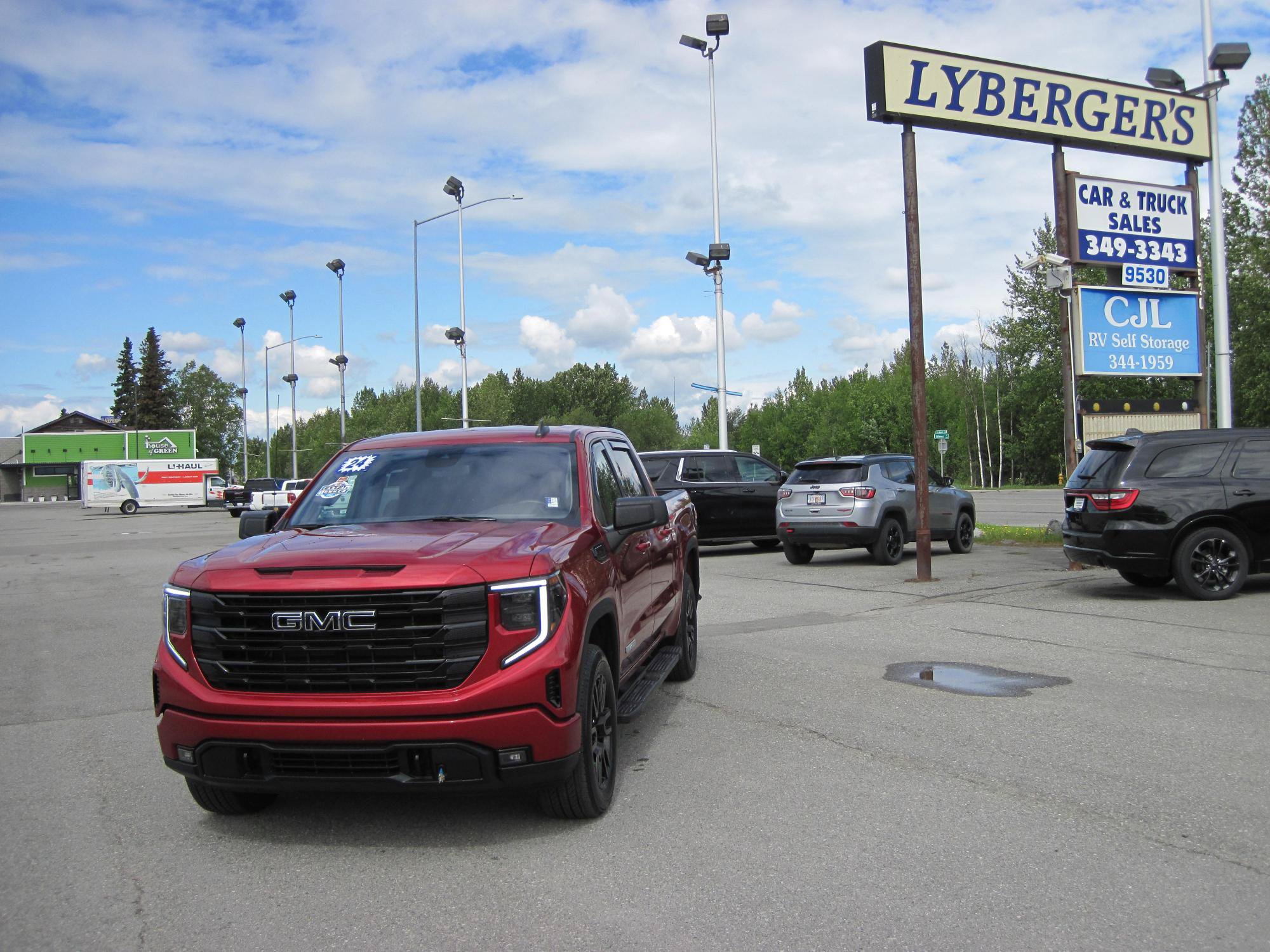 Used 2024 GMC Sierra 1500 Elevation w/ LPO, Elevation Black Package AWD/4WD image 1