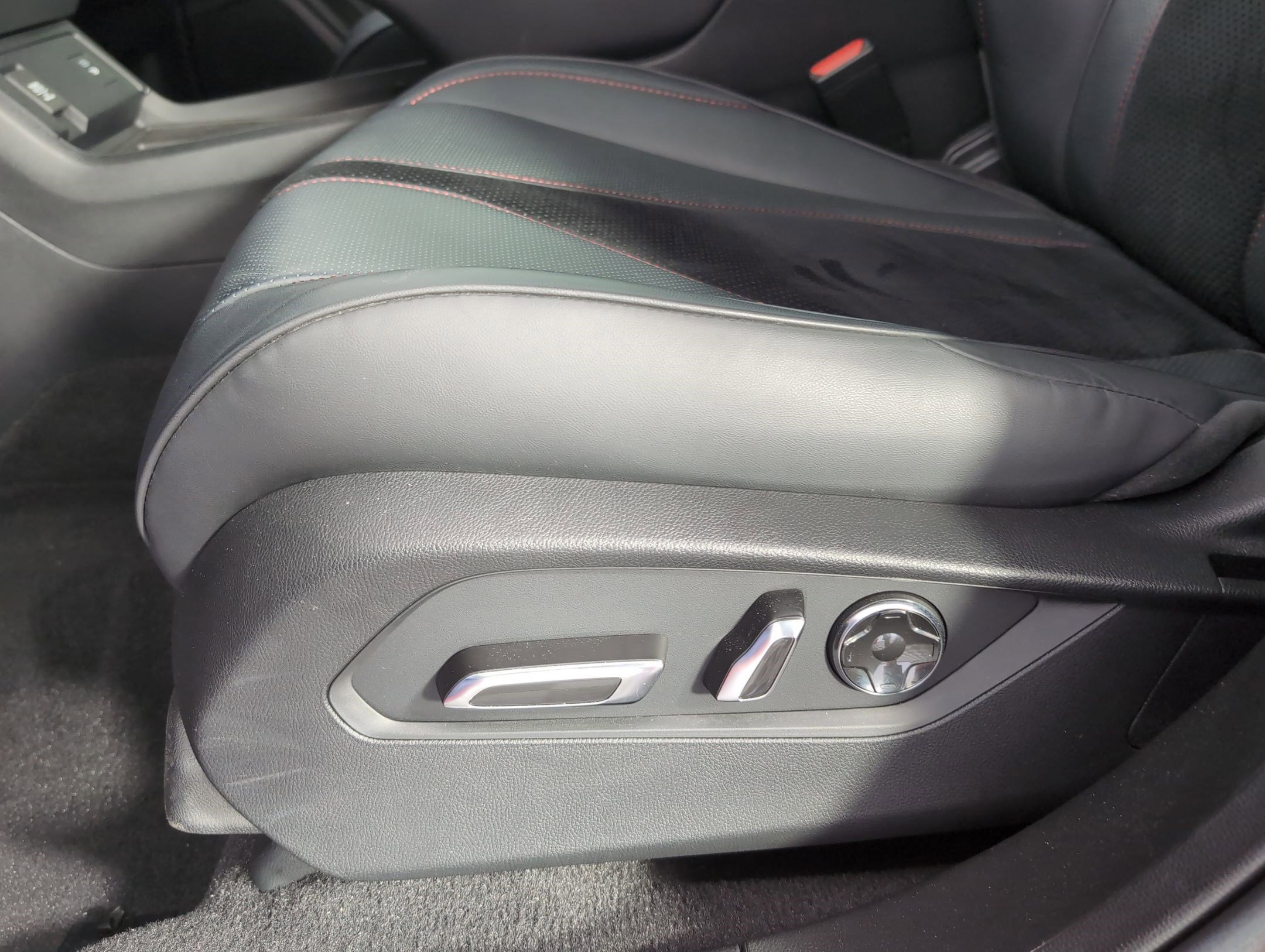 Used 2023 Acura RDX A-Spec image 11