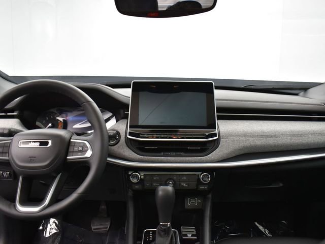 Used 2024 Jeep Compass Latitude w/ Sun and Sound Group image 10