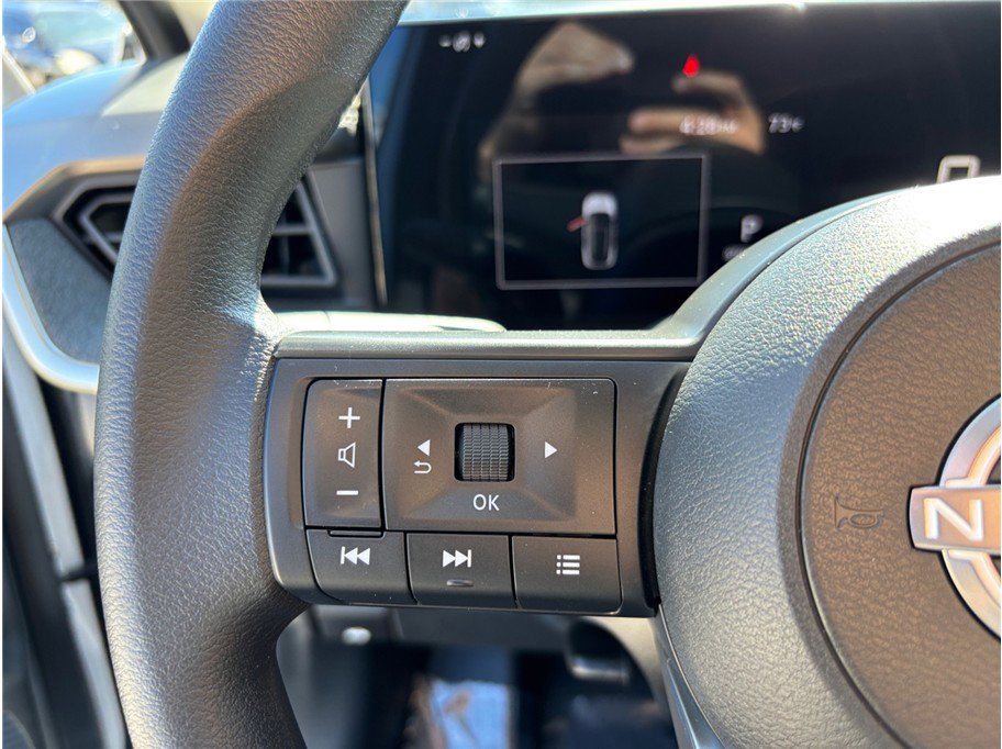 Used 2025 Nissan Kicks SV image 23