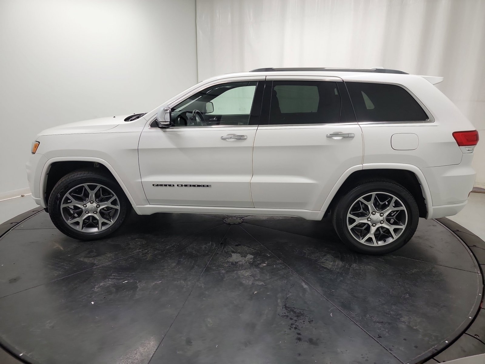 Used 2021 Jeep Grand Cherokee Overland image 4