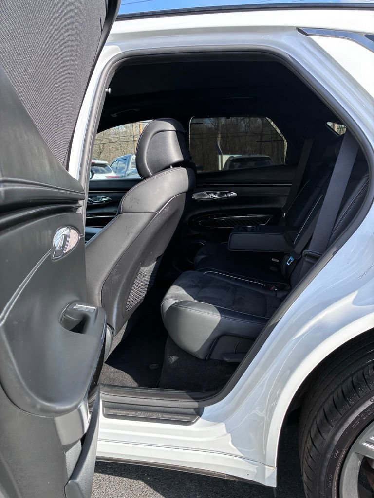 Used 2022 Genesis GV70 3.5T Sport w/ Sport Prestige Package AWD/4WD image 24