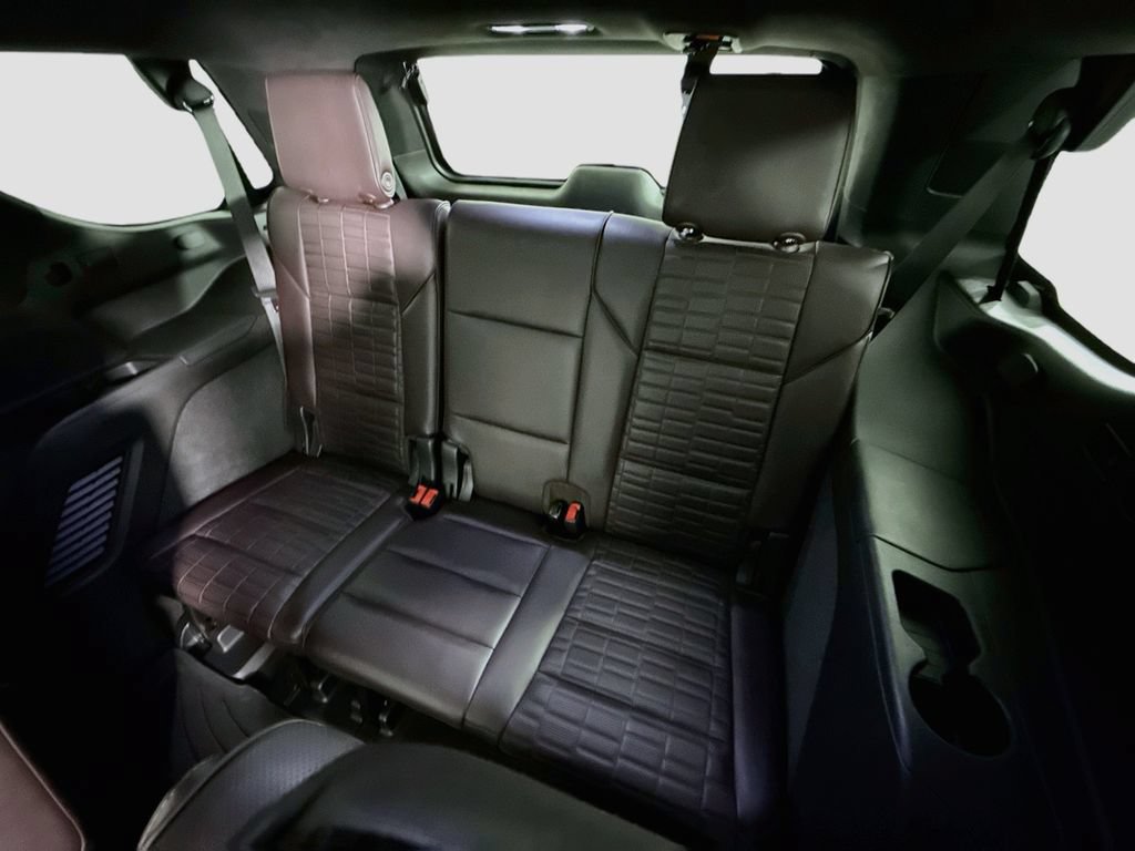 Used 2022 Cadillac Escalade Sport Platinum w/ LPO, ONYX Package AWD/4WD image 23