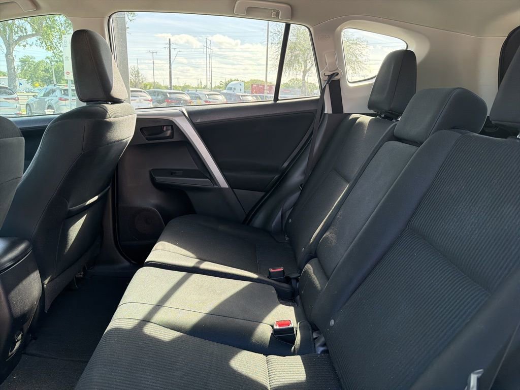Used 2016 Toyota RAV4 LE AWD/4WD image 10