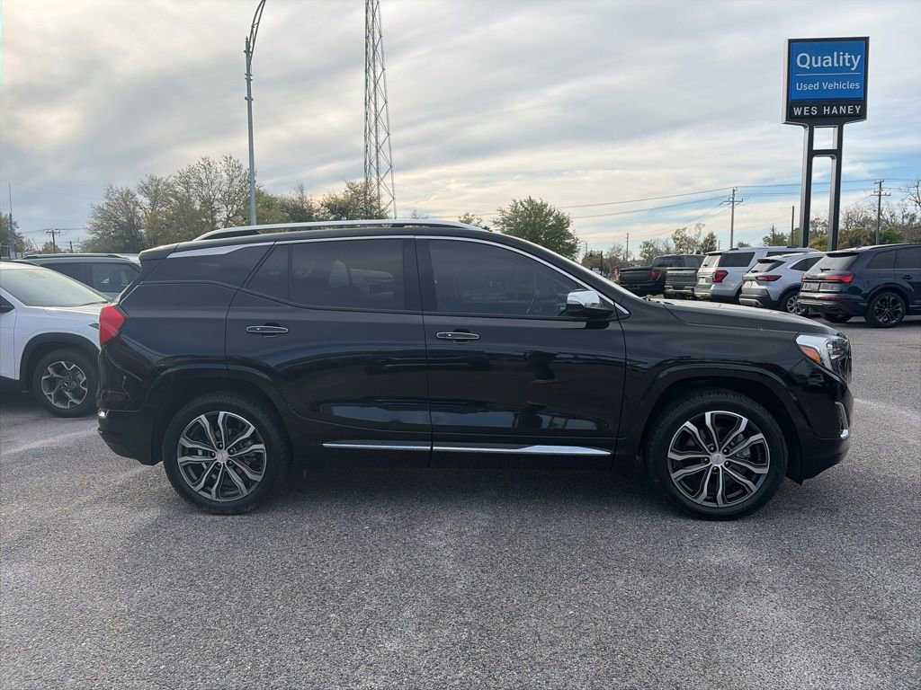 Used 2018 GMC Terrain Denali w/ Advanced Safety Package image 4