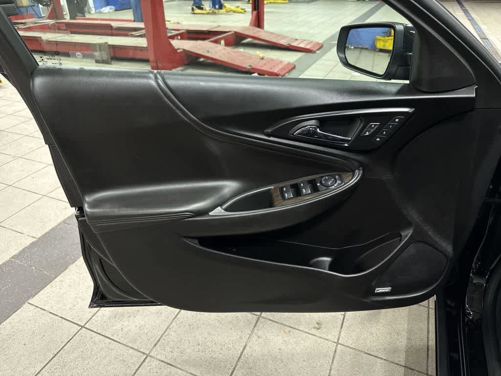Used 2024 Chevrolet Malibu LT FWD image 30