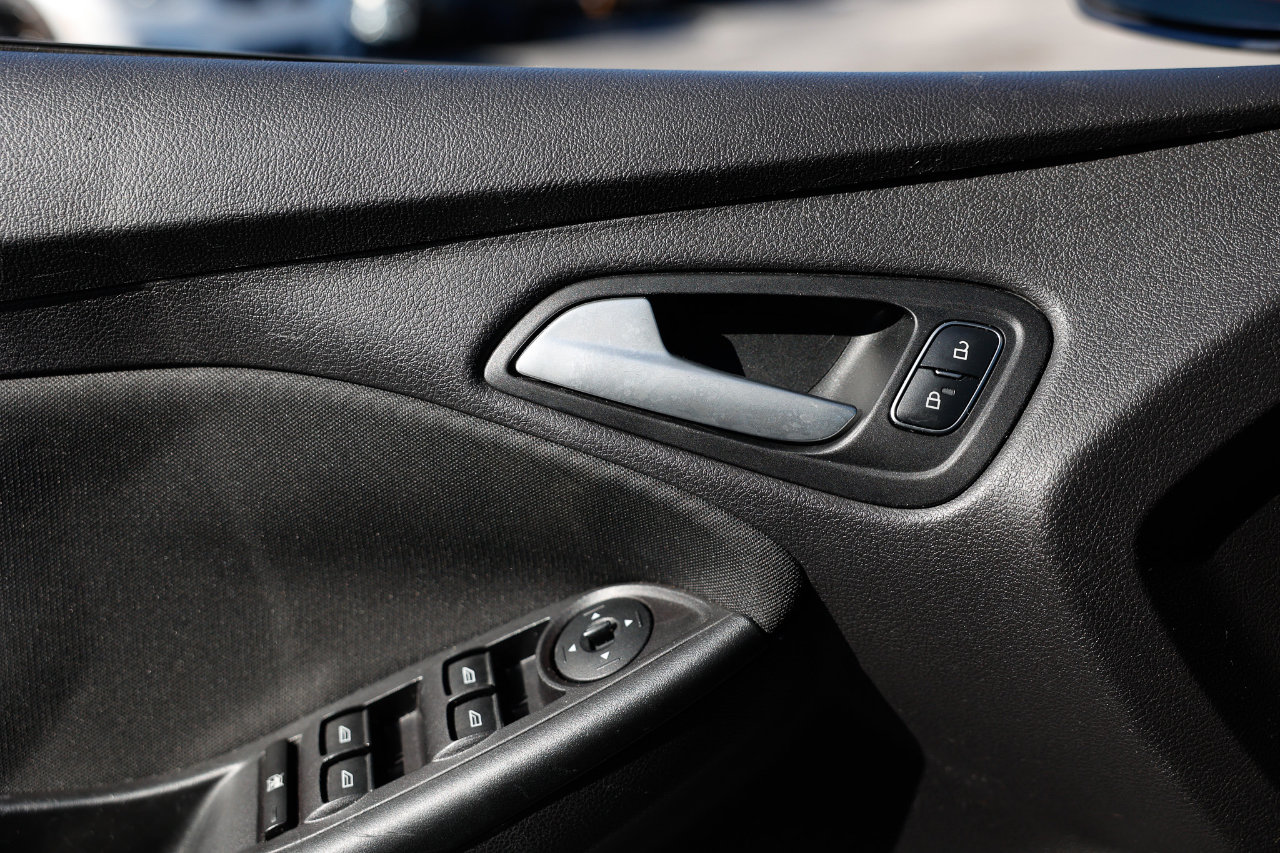 Used 2015 Ford Focus SE image 38