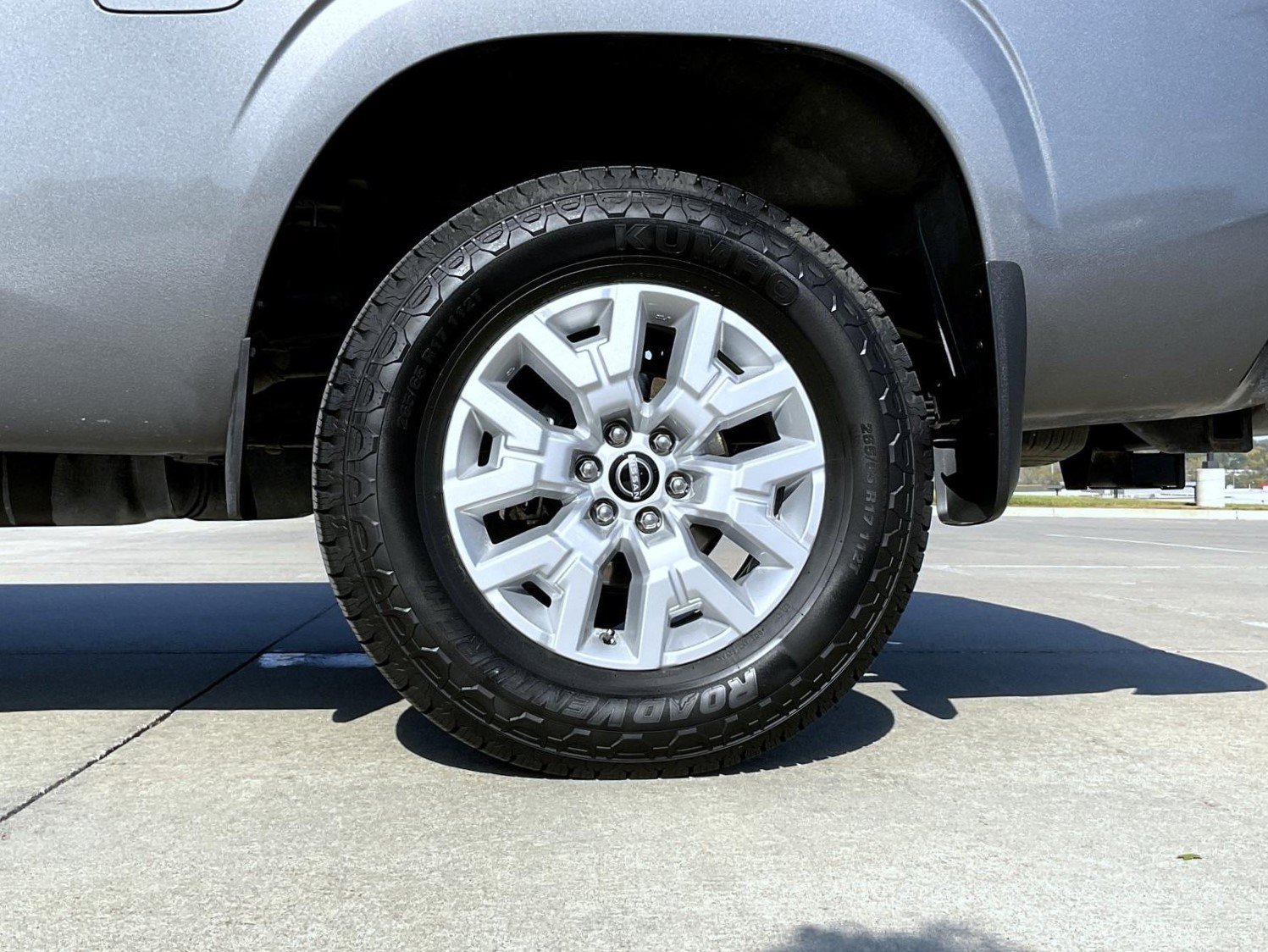 Used 2024 Nissan Frontier SV w/ Technology Package AWD/4WD image 24