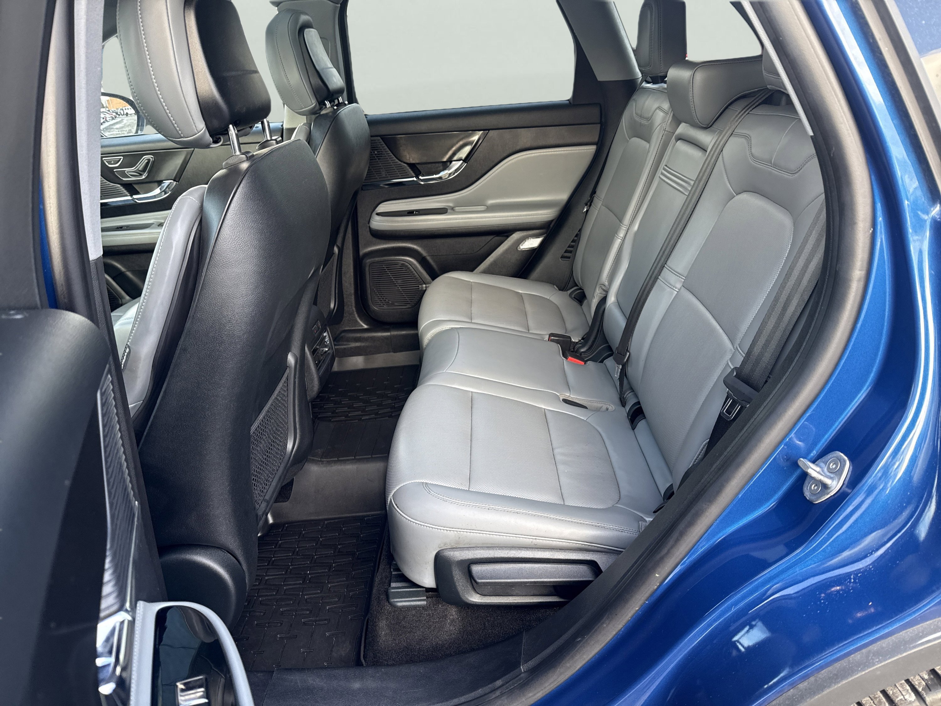 Used 2020 Lincoln Corsair AWD w/ Premium Package image 9