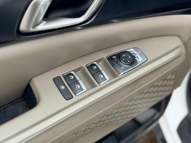 Used 2025 Kia Carnival image 20