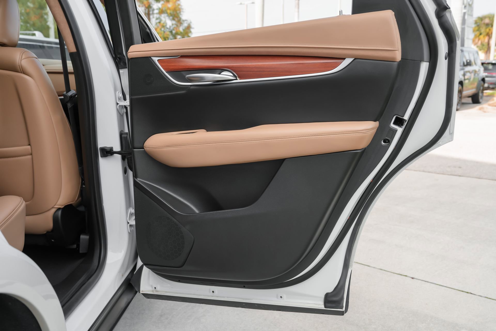 Used 2019 Cadillac XT5 Platinum image 34