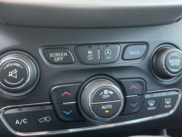 Used 2018 Jeep Cherokee Trailhawk image 35