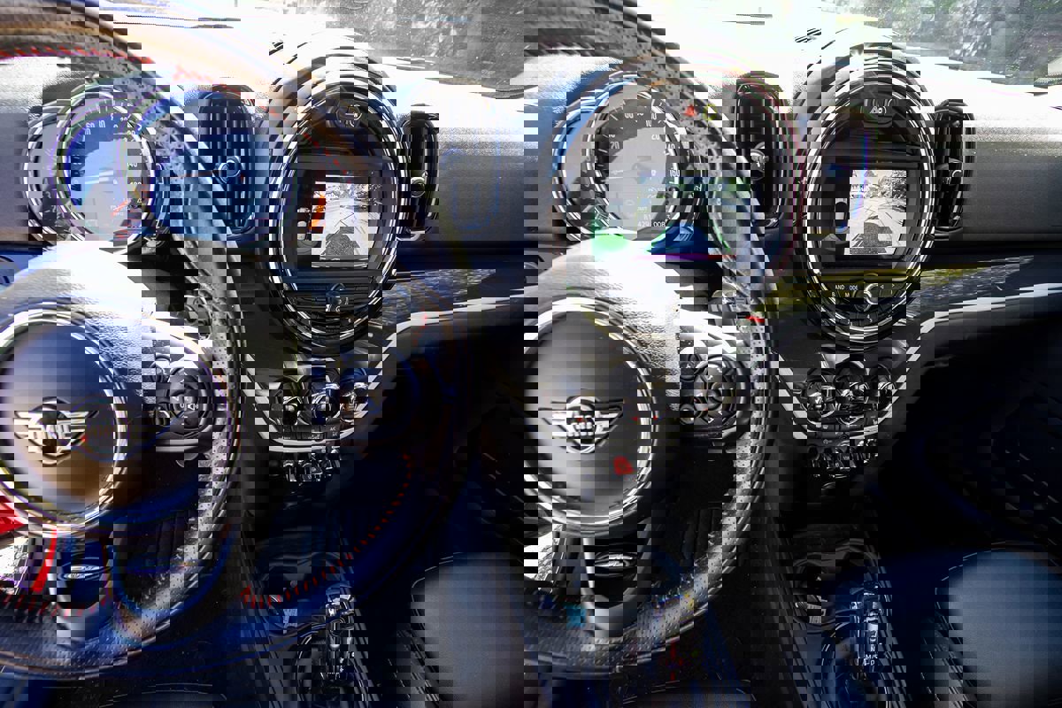 Used 2020 MINI Cooper Countryman S w/ Premium Package image 14