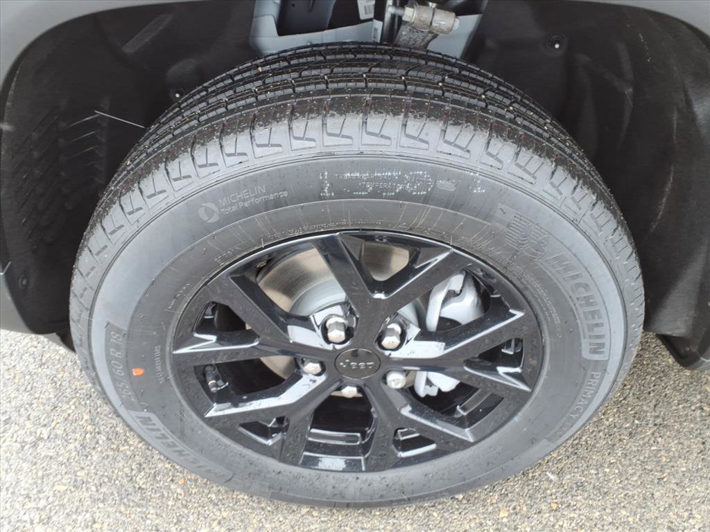 New 2026 Jeep Grand Cherokee Altitude image 10