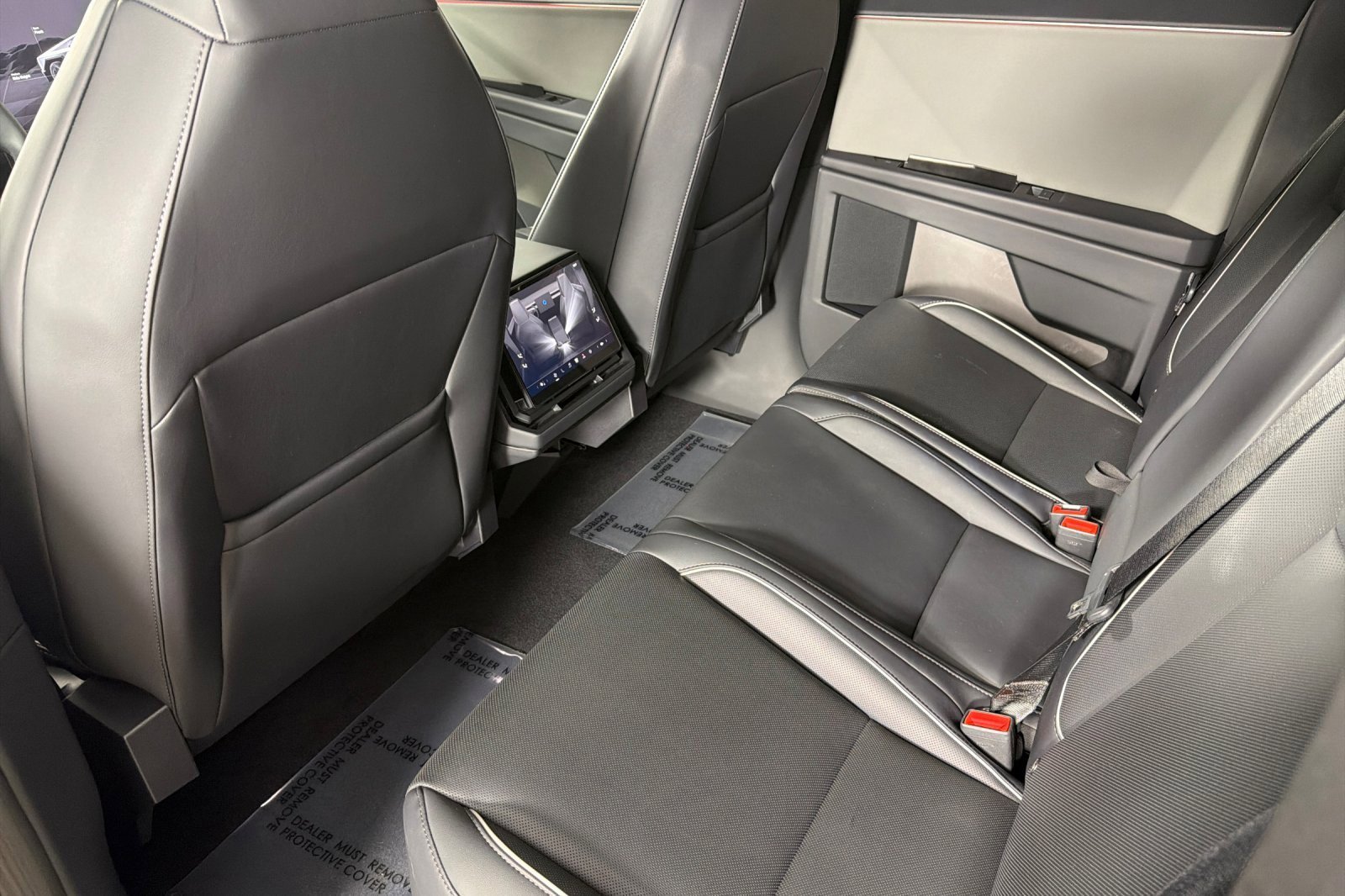 Used 2025 Tesla Cybertruck AWD Crew Cab image 11