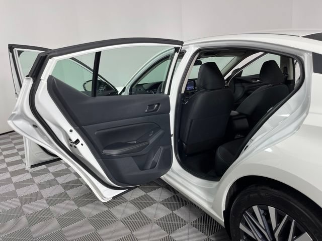 Used 2025 Nissan Altima 2.5 SV FWD image 31
