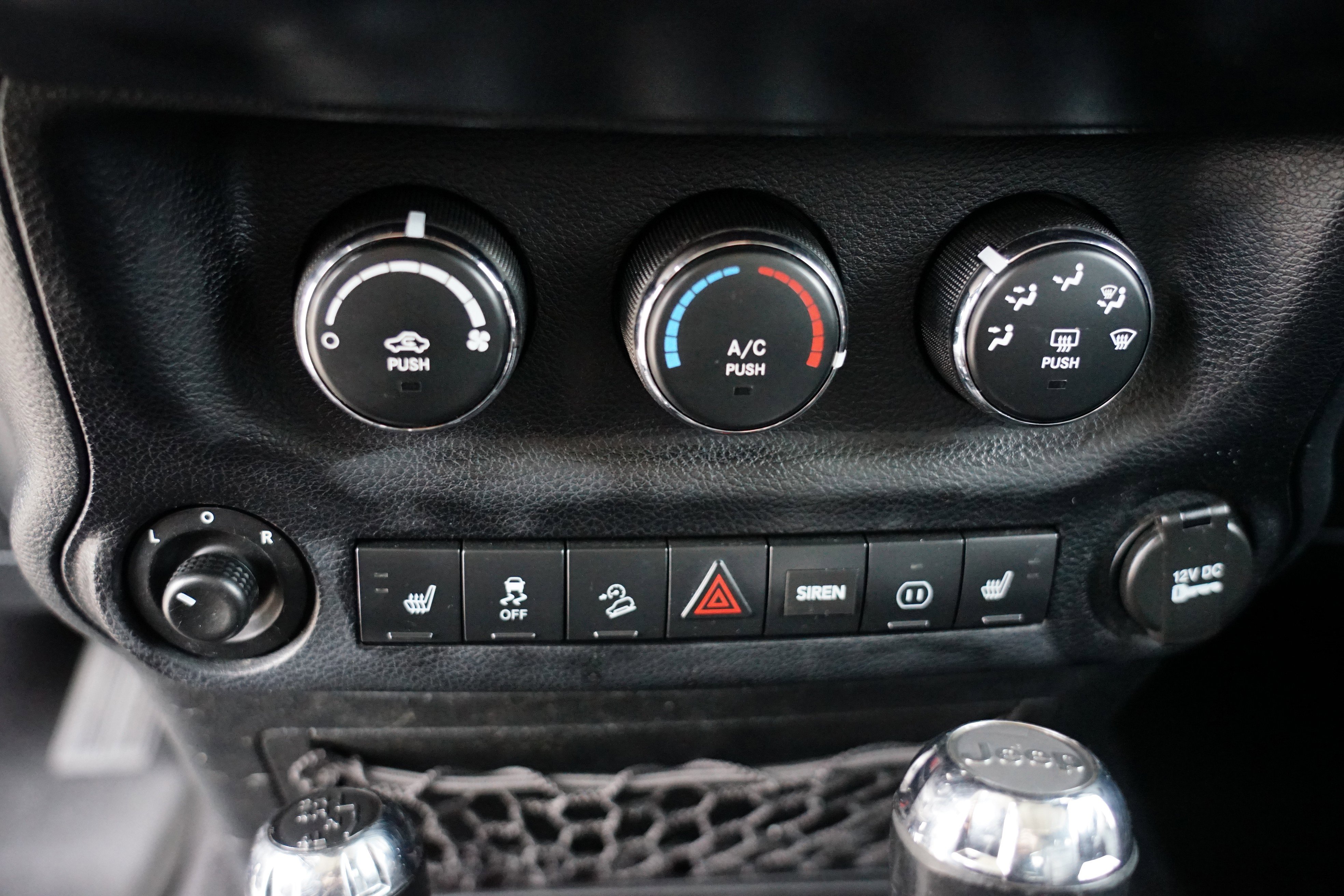 Used 2012 Jeep Wrangler Sahara w/ Dual Top Group AWD/4WD image 24