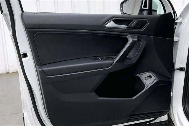 Used 2021 Volkswagen Tiguan SEL w/ 2-Row Tiguan MDO Package AWD/4WD image 21