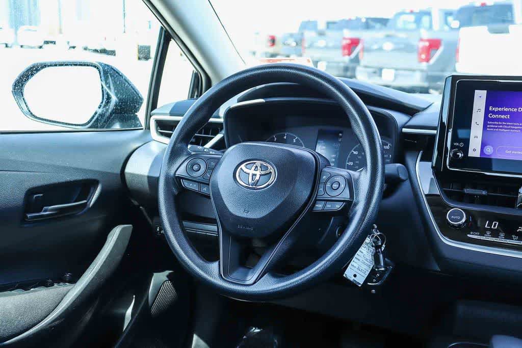 Used 2025 Toyota Corolla LE FWD image 15